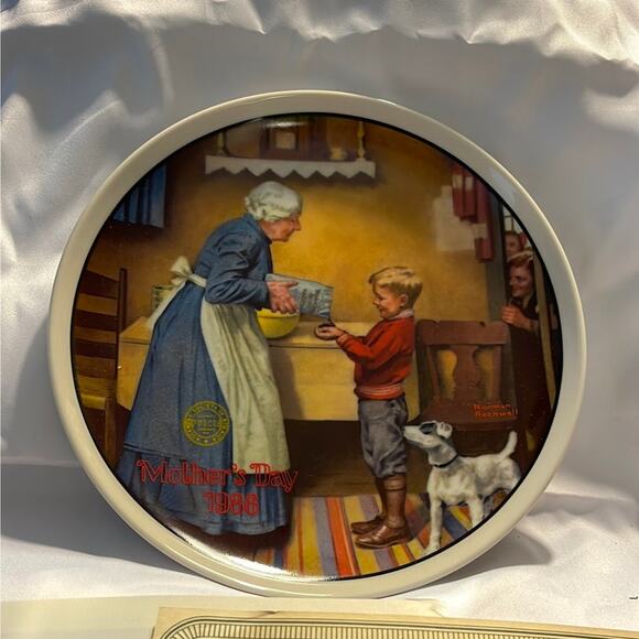 Bradford Exchange Norman Rockwell Plate The Pantry Raid 8.2" Mothers Day - Picture 3 of 5